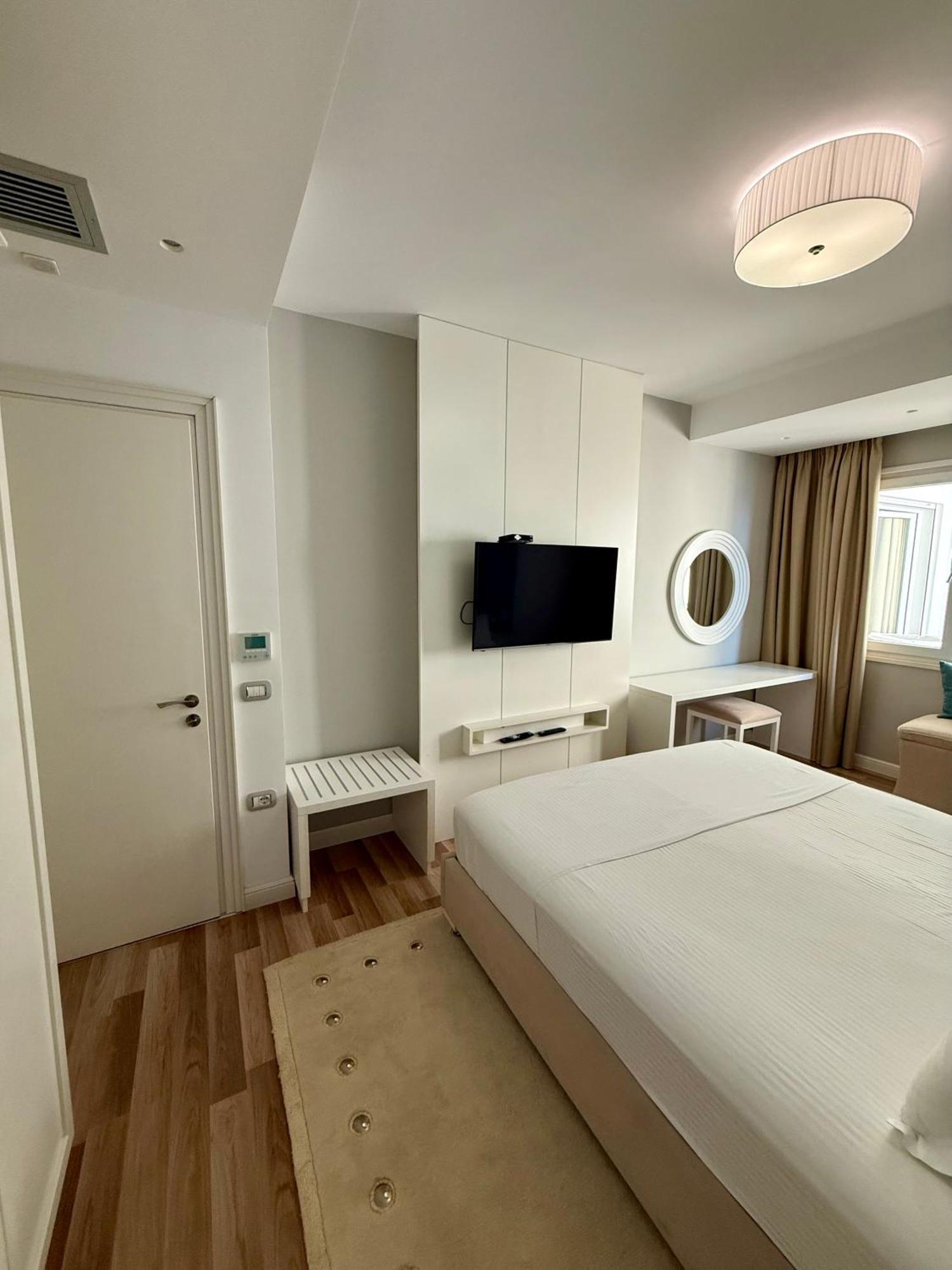 Limani Deluxe Apartments Sarandë Esterno foto