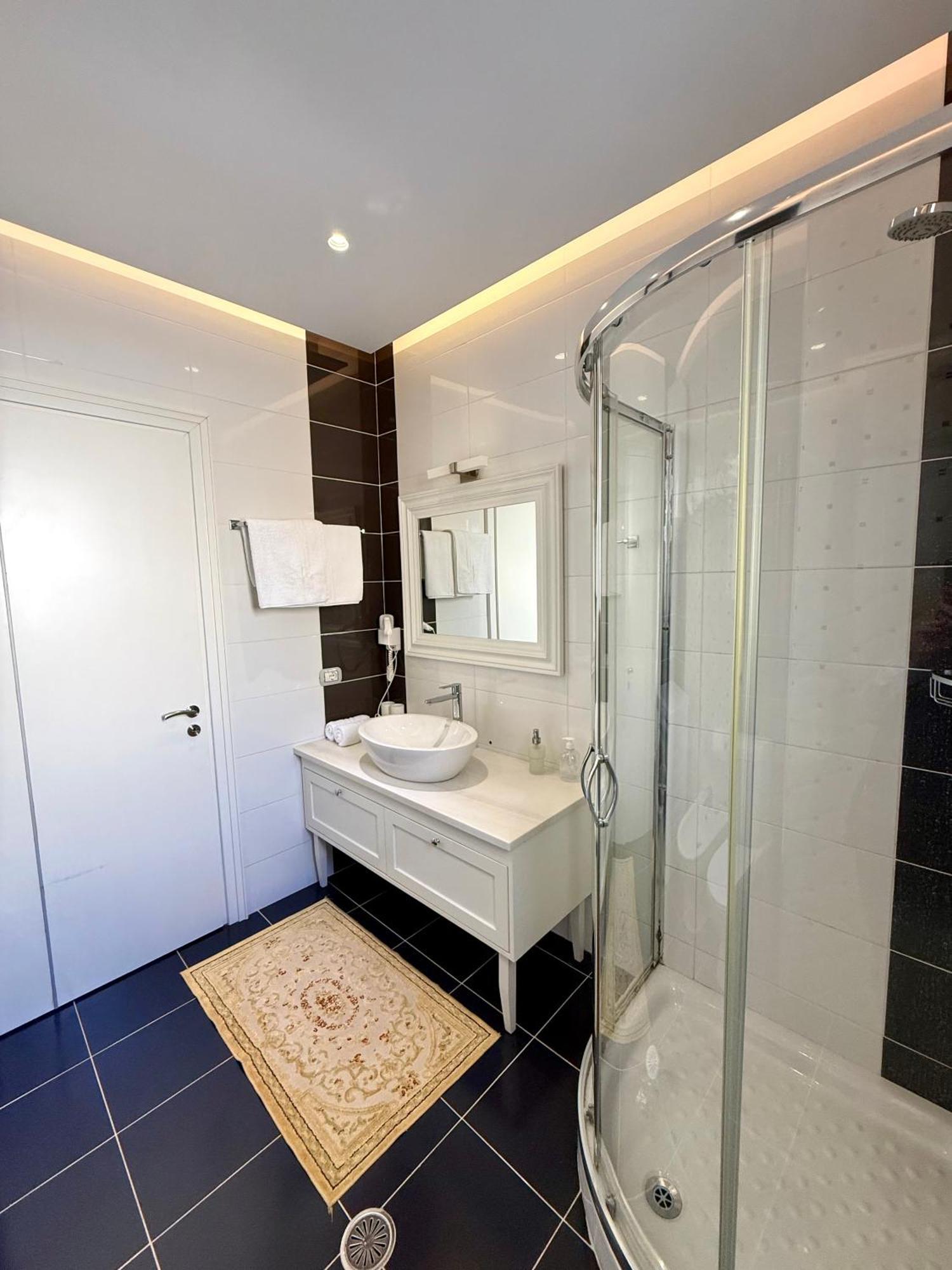 Limani Deluxe Apartments Sarandë Esterno foto